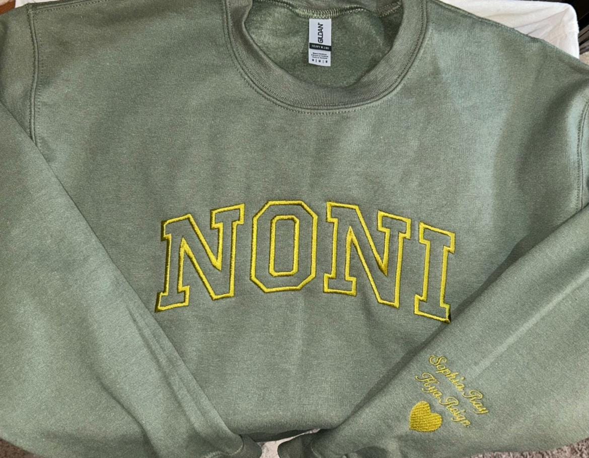 Custom Name Sweatshirt: Personalized Heart Graphic