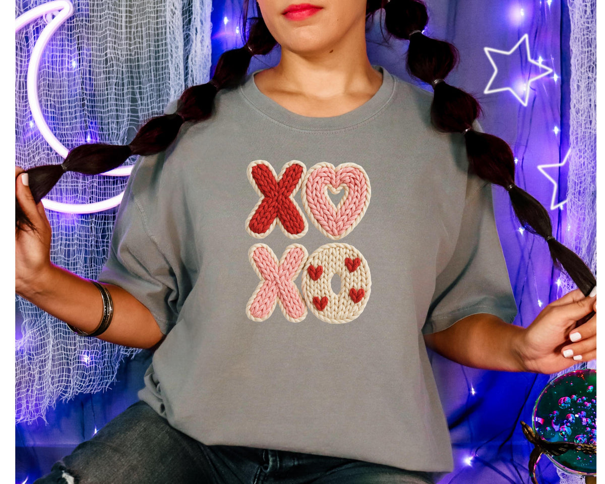 Comfort Colors Faux Yarn XOXO Valentine's Tee